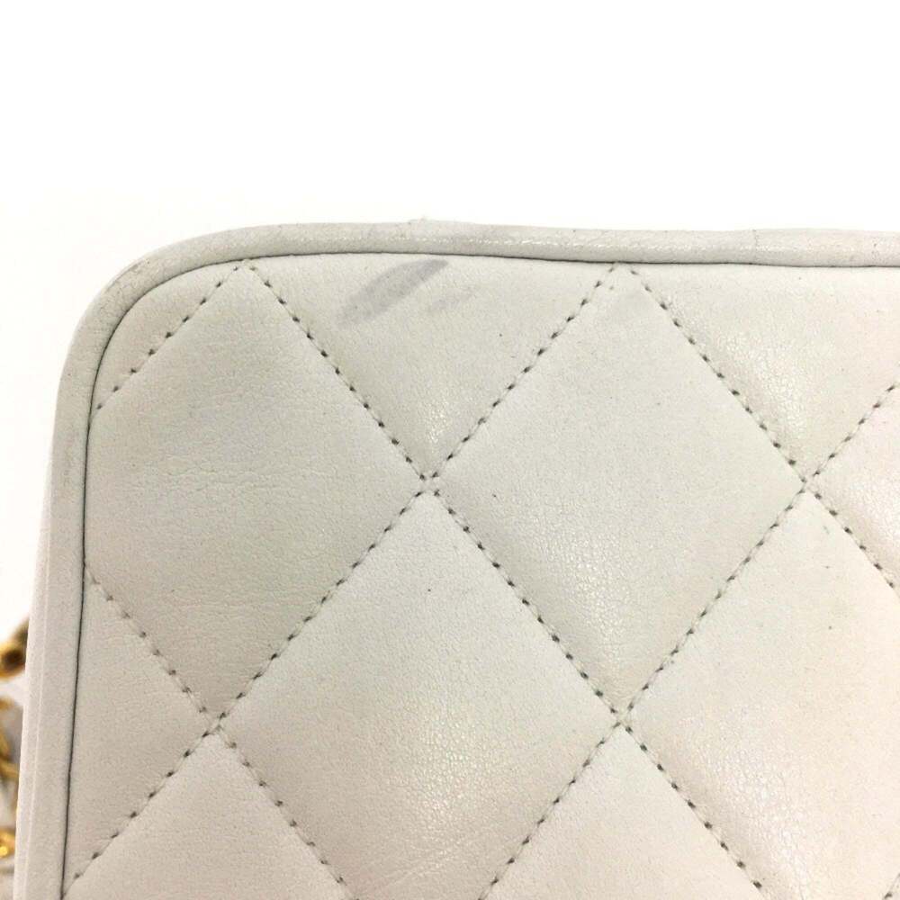 CHANEL White Lambskin Leather Logo Shoulder Bag - Picture 5 of 16